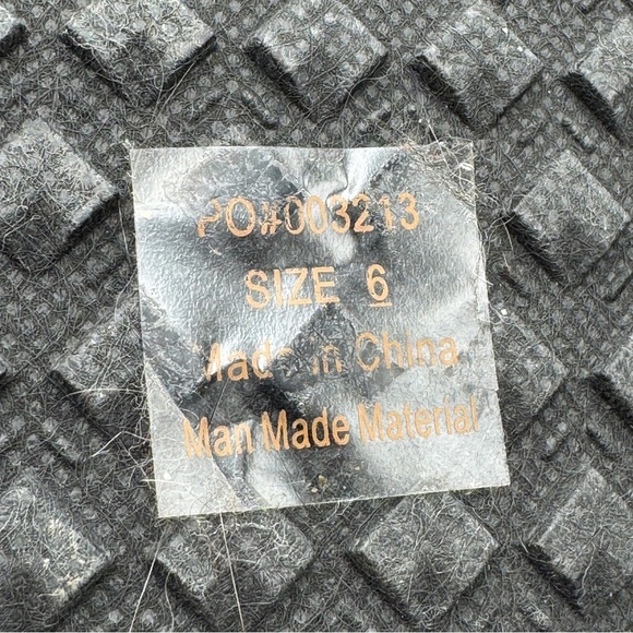 Journee Collection Midnight Black Faux Fur Moccasins Size 6 - Picture 7 of 8